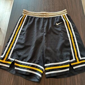 Nike Villanova Elite Basketball Game Shorts Sz 40 (XL)